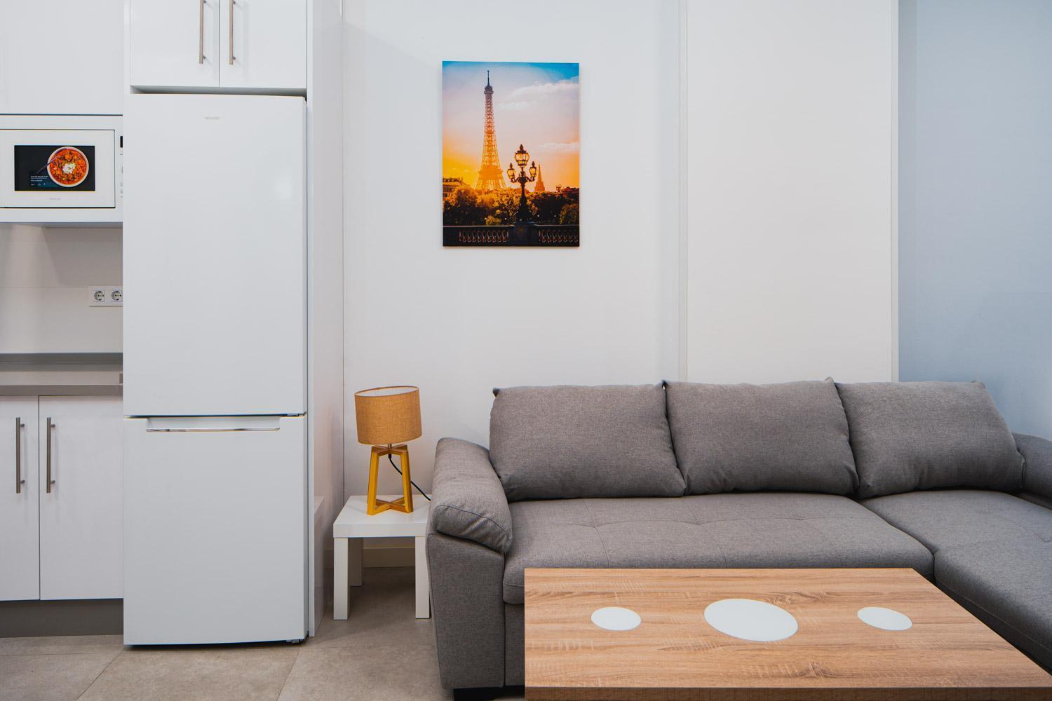 Loft Train Station Apartment *